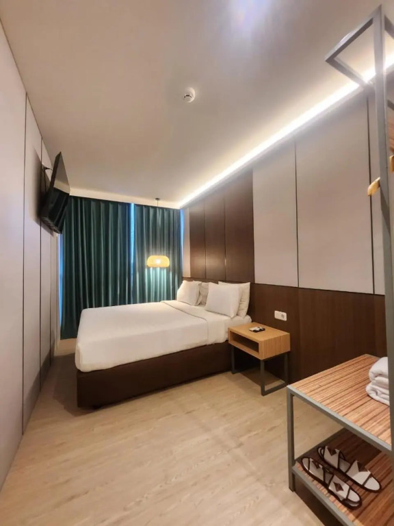 HOTEL PANTES SIMPANG LIMA SEMARANG