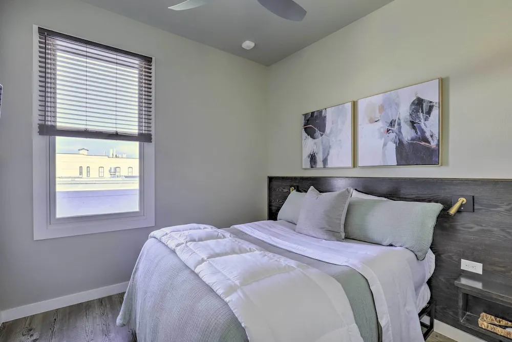 Stylish San Marcos Apt in the Heart of Dwtn!