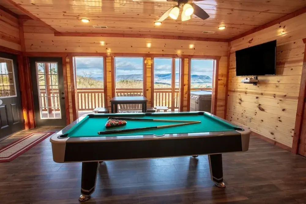 .lookout Lodge 6 Bedroom Cabin