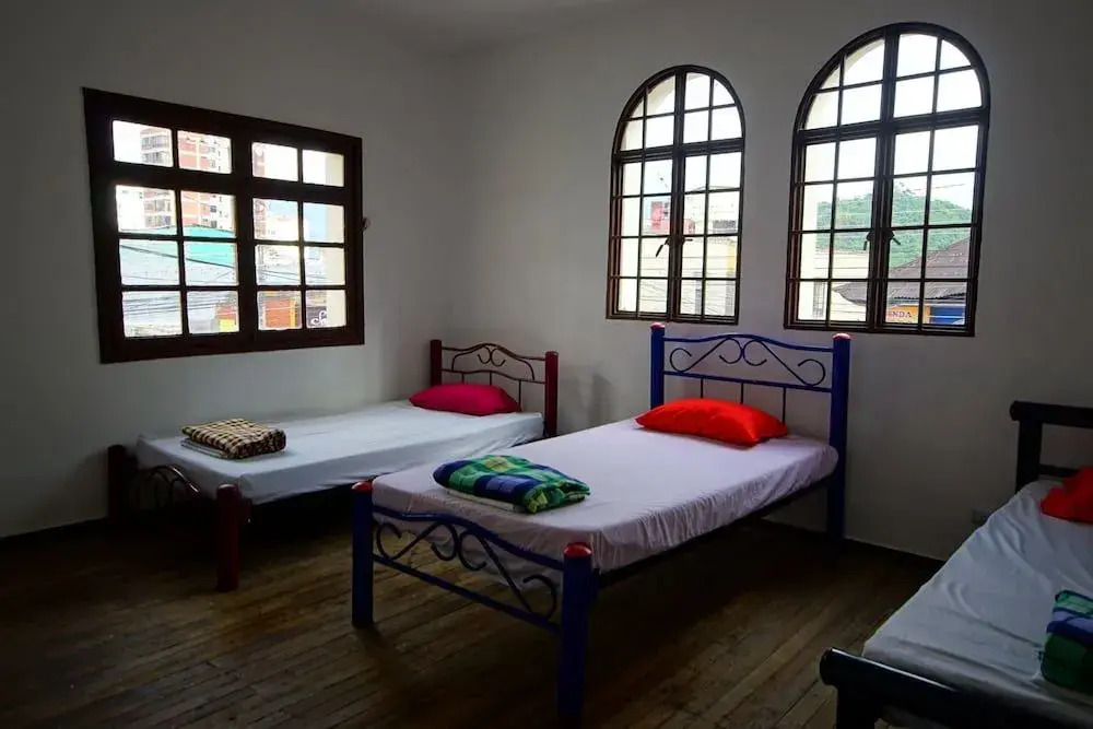 Hostal de la Pola - Hostel