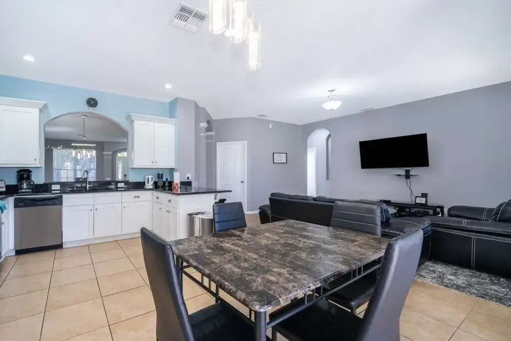 Windsor Hills 2626