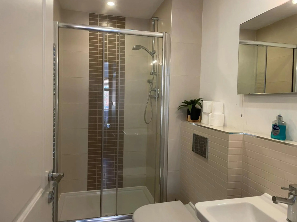 MAIDENHEAD Stylish and modern 2 bedroom apartment