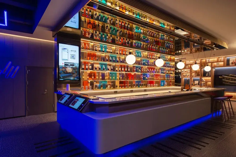 ibis Jiaodong Airport EMU Town Store