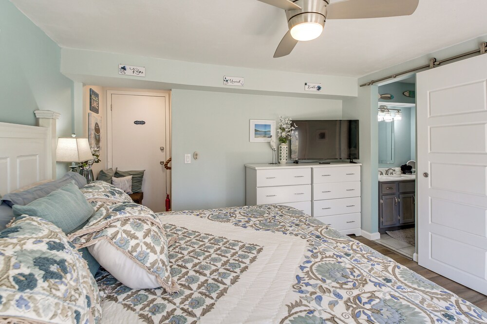 Tranquil Family Retreat w/ Views on Lake Desoto