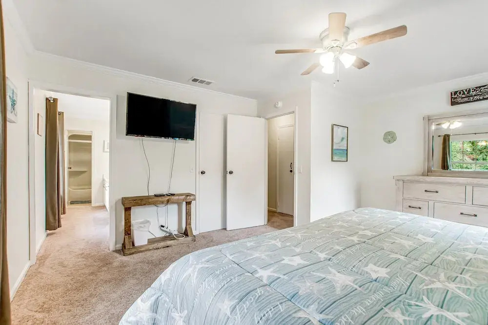 Relaxing, Dog-friendly Home With Furnished Patio, Washer/dryer, Wifi, & AC