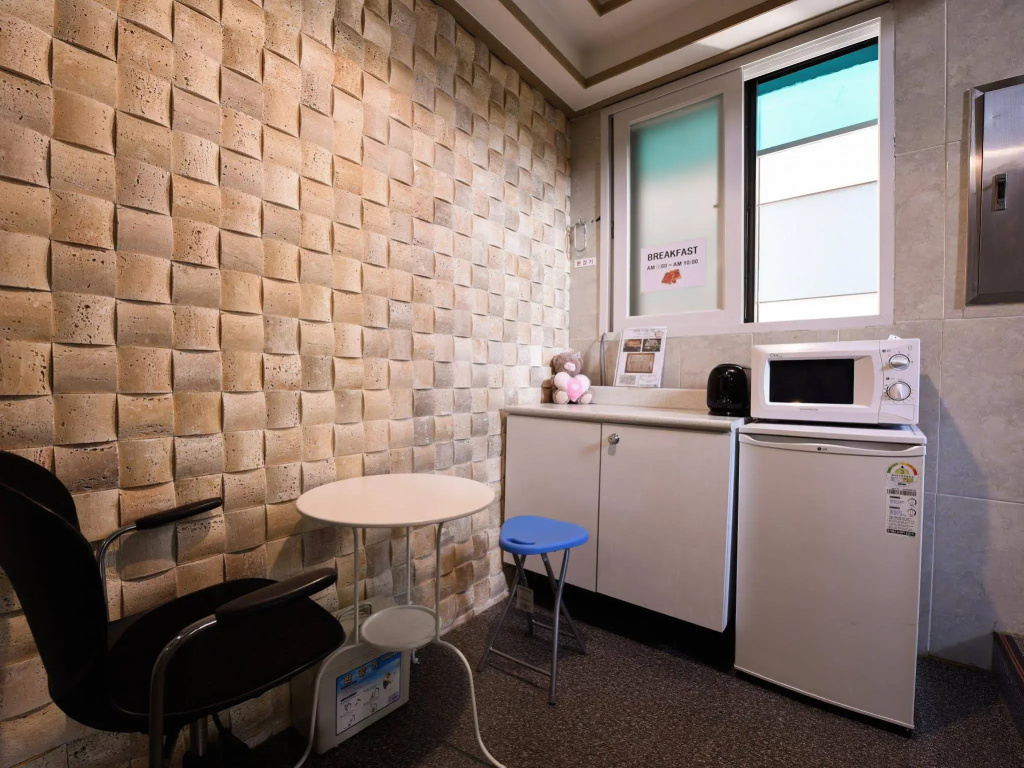 24 Guesthouse Sinchon
