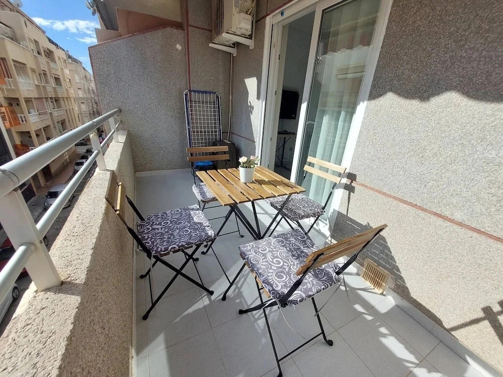 2-bedroom Apartment-close to Beaches and Center