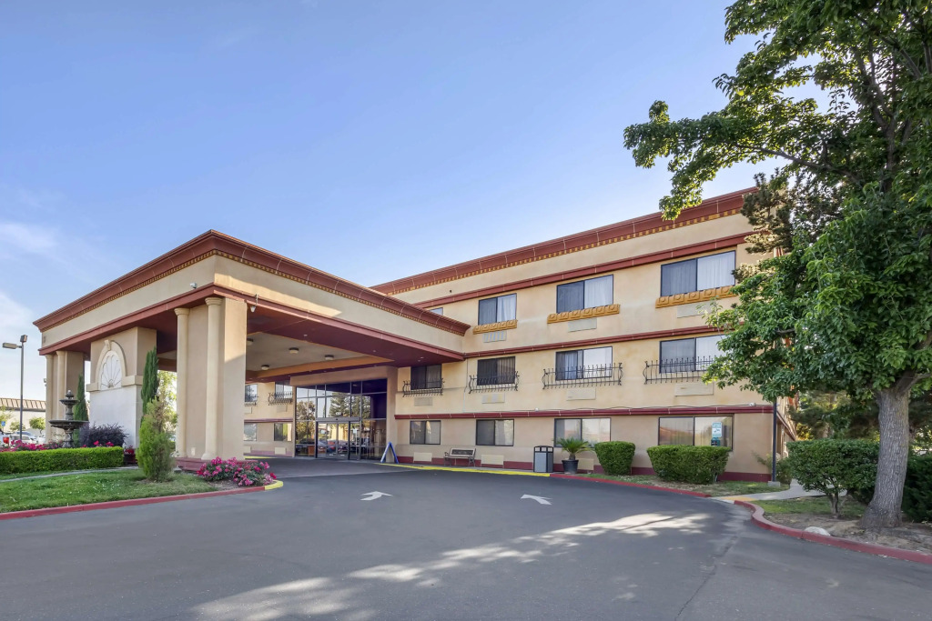Best Western Plus Orchid Hotel & Suites