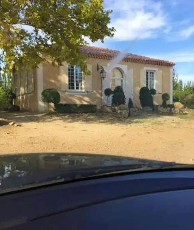 Maison de 4 chambres avec jardin amenage et wifi a Arles