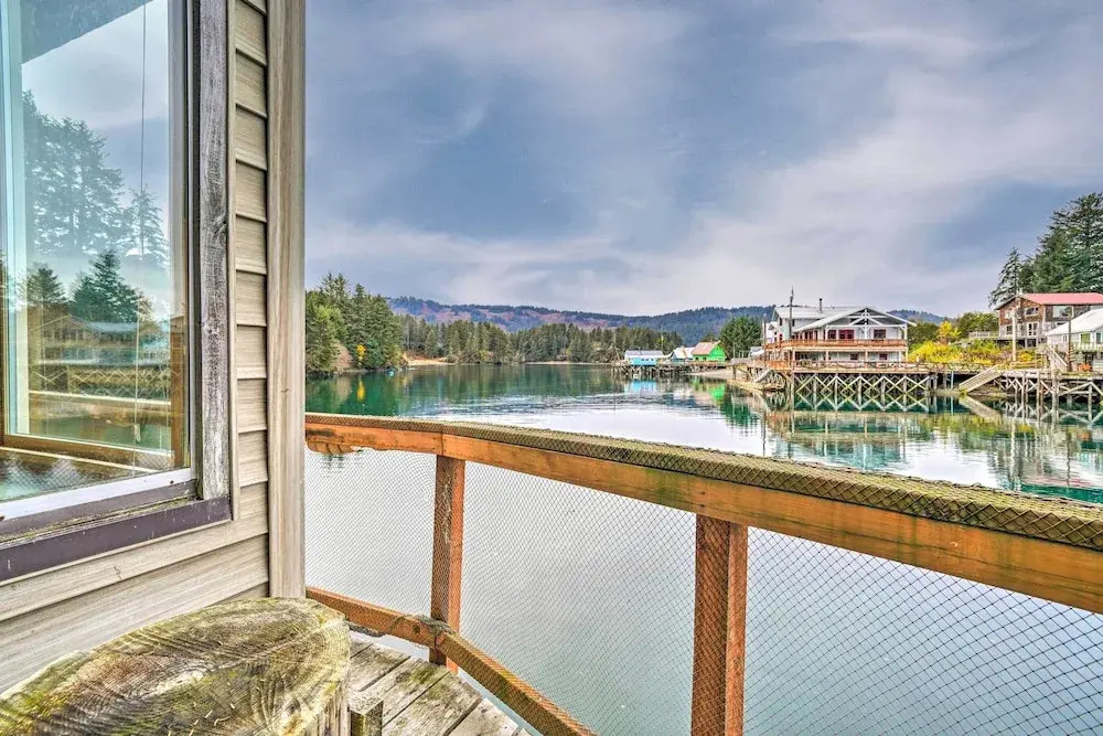 Serene Seldovia Cabin w/ Deck, Grill & Views!