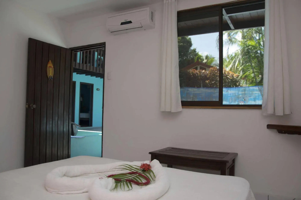 Pelican Beachfront Hotel
