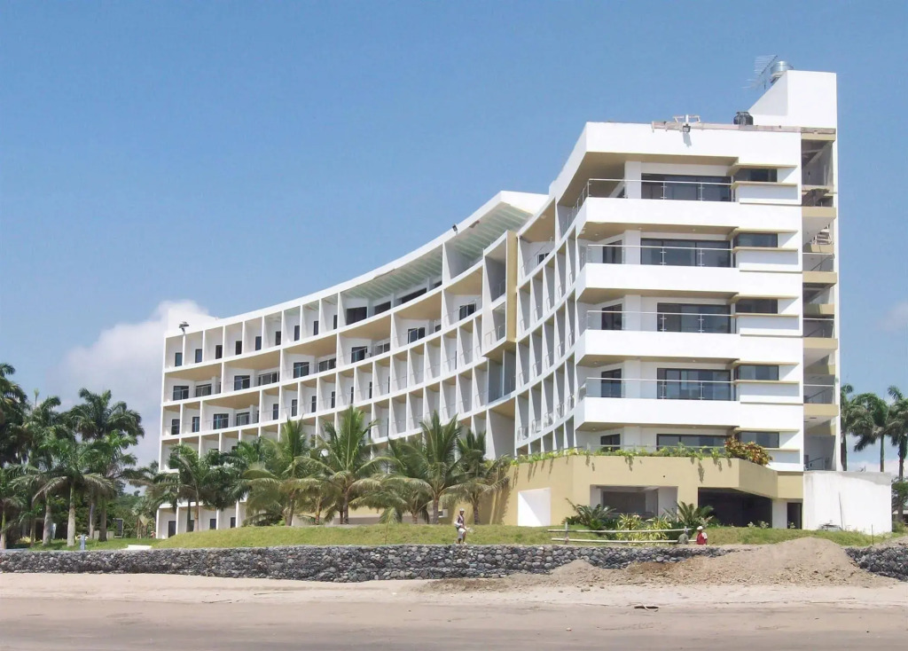 Makana Resort