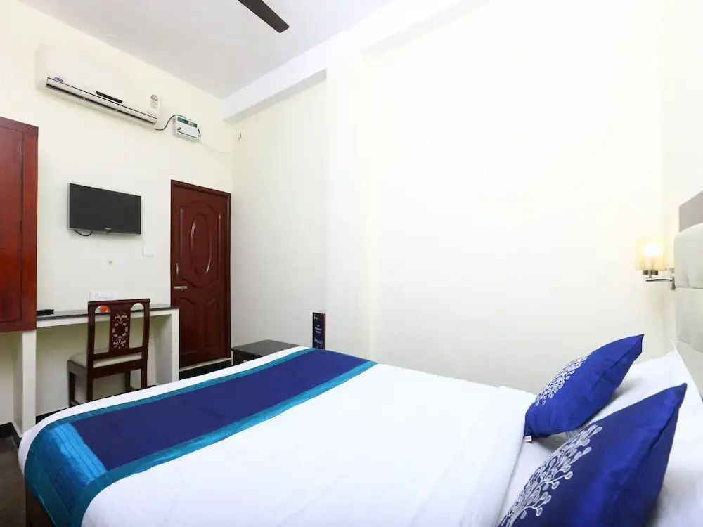 OYO 10675 Prakasam Residency