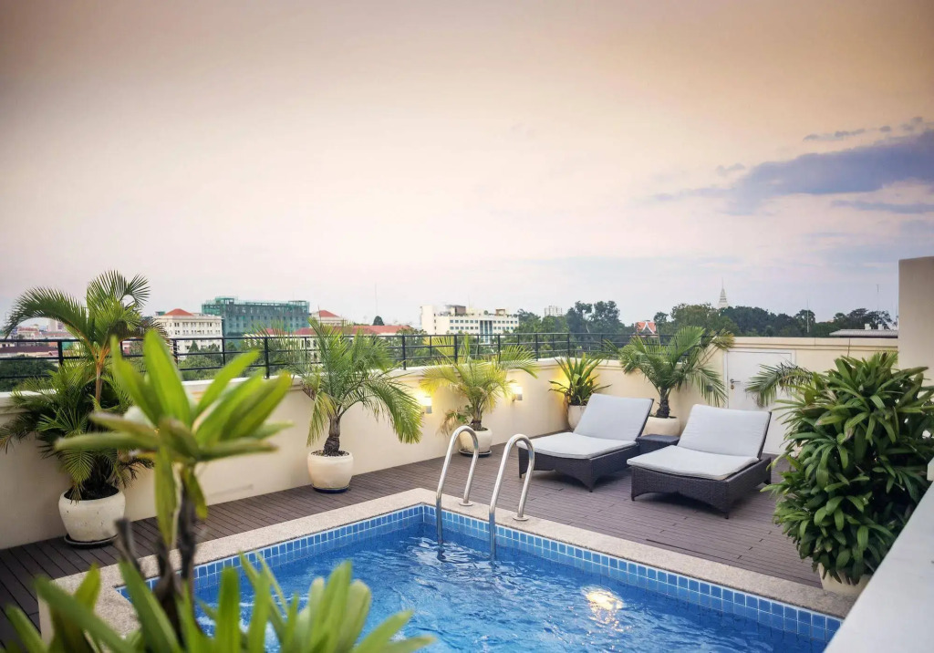 Central Mansions Hotel and Apartments
