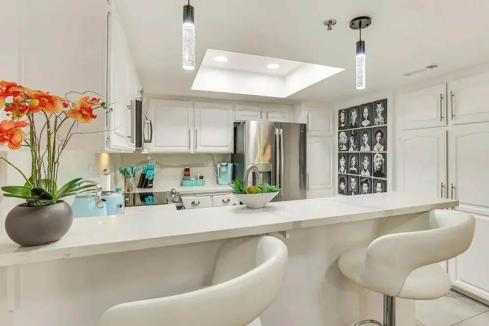 Stroll to Dtwn, Pools & Tennis: Palm Springs Condo