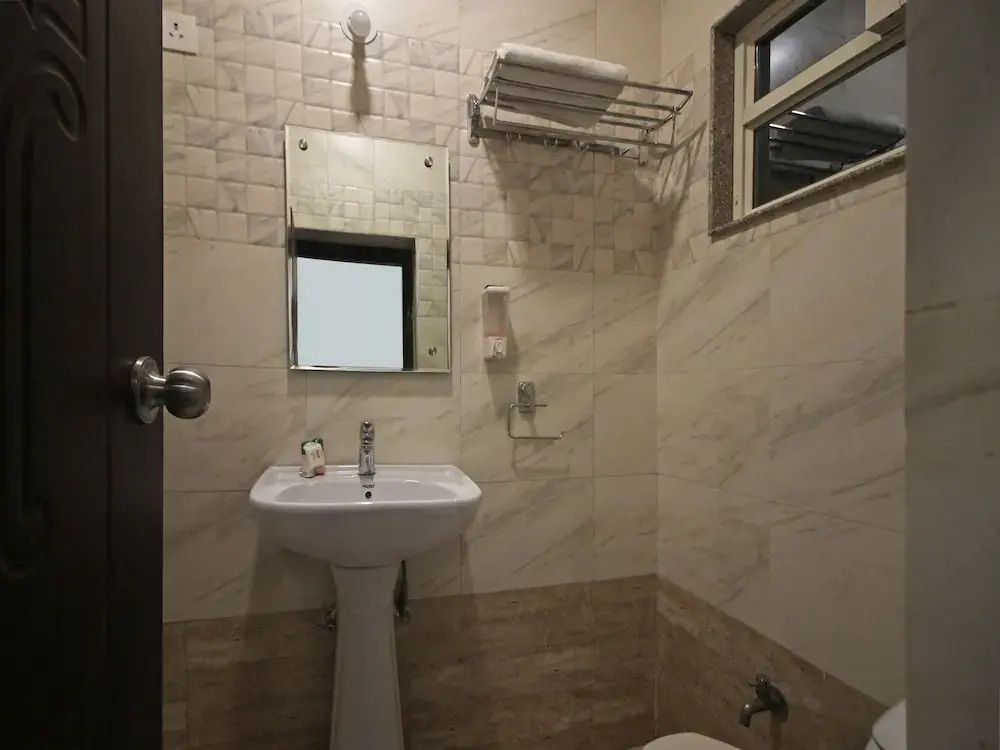 OYO 7843 Hotel Comfort Inn