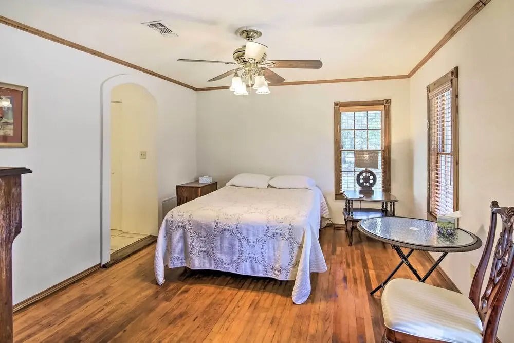 Countryside Cottage: 17 Mi to Downtown San Antonio