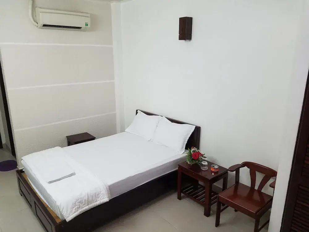 Đình Đinh Hotel