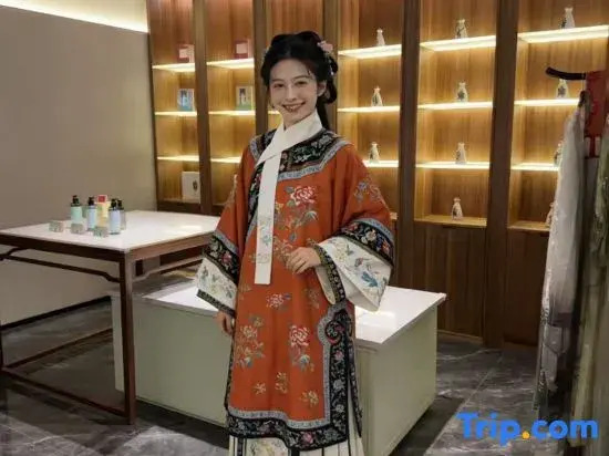 Moshang Qingju Hotel (Liangshan Longcheng Square Store)