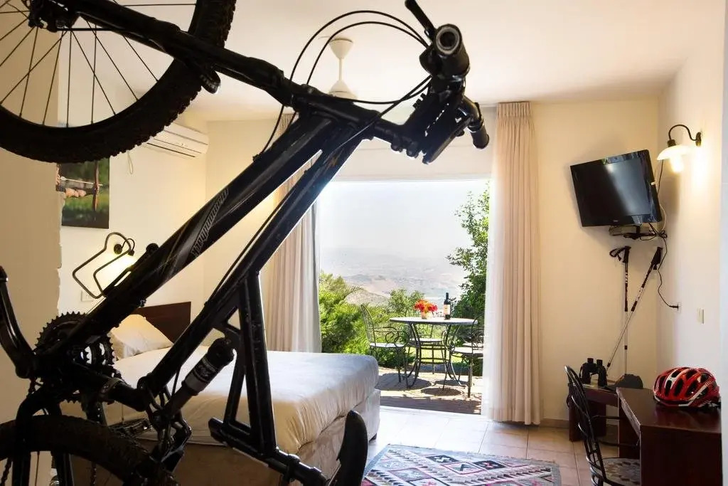 Manara Lodge
