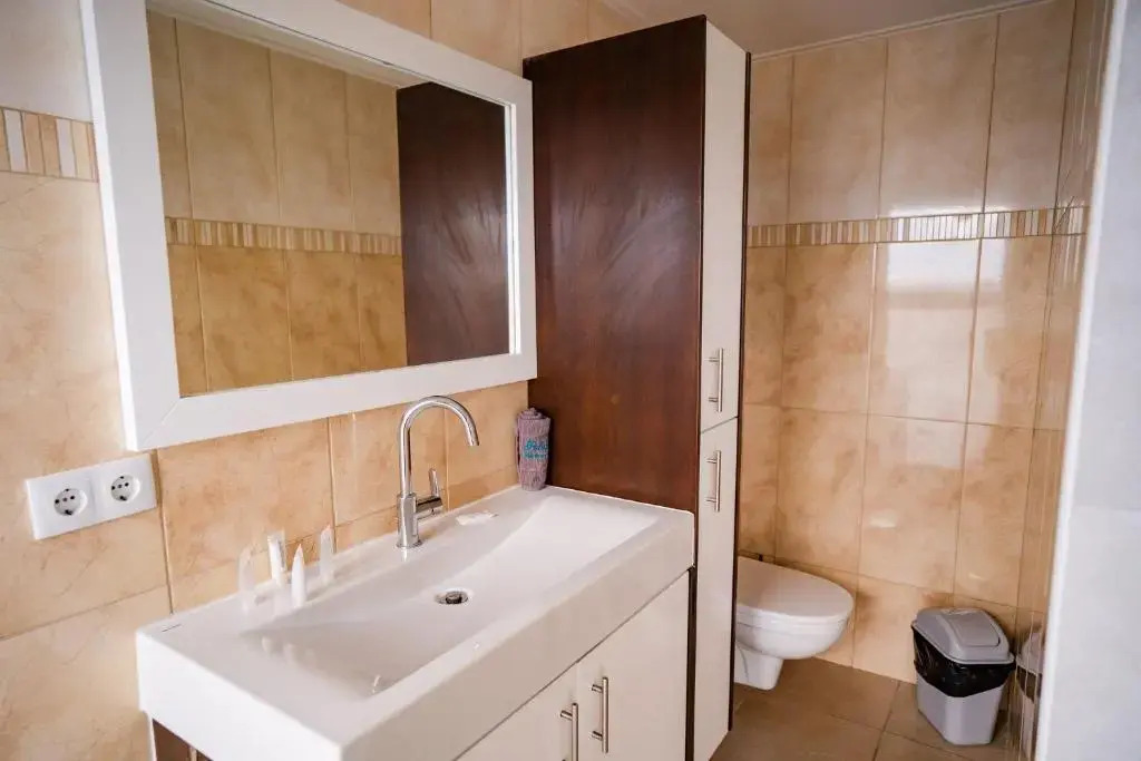 Outstanding 2 Bedroom Beach Front Suite 3