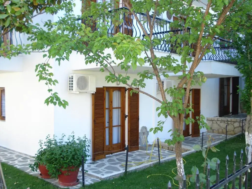 Apartments Eytyxia