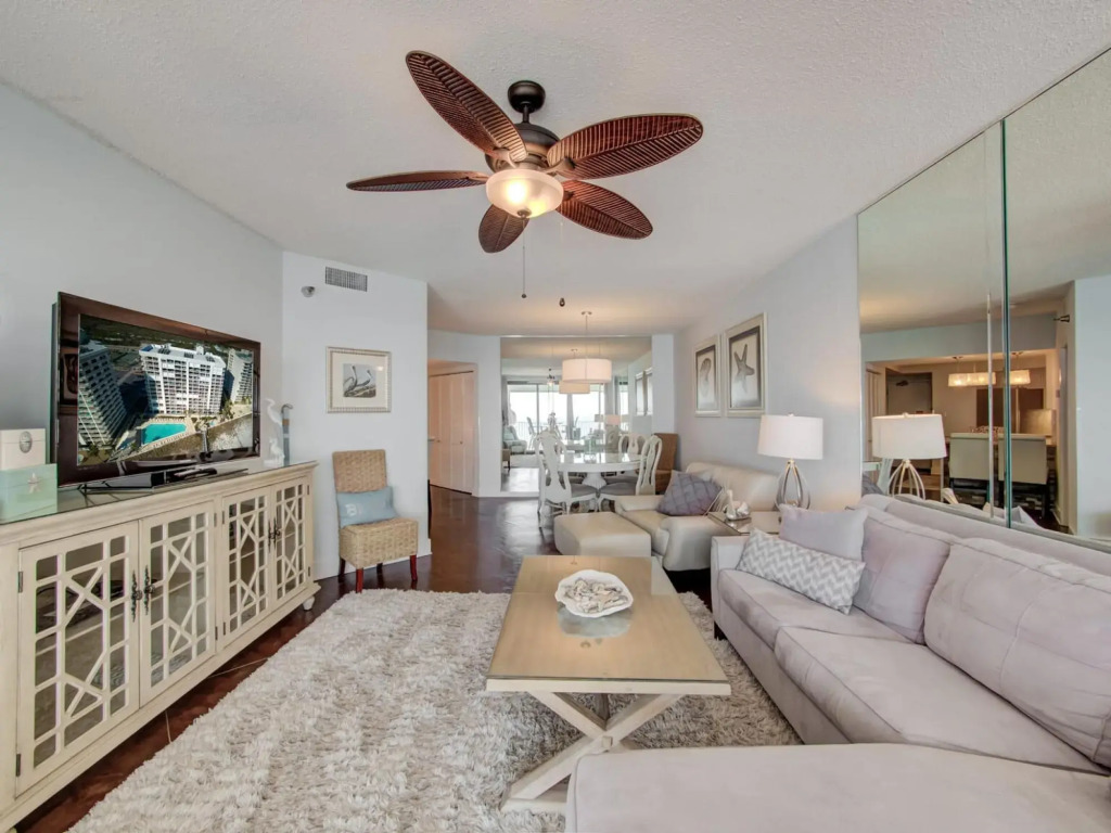 Gorgeous Penthouse 3 Bedroom Condo - Beach Front in Orange Beach