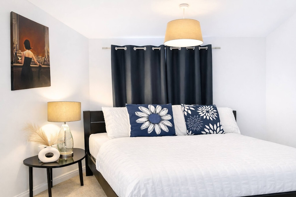 The Luxe Loft 2bed Apartment Free Parking, Fast Wifi & Netflix