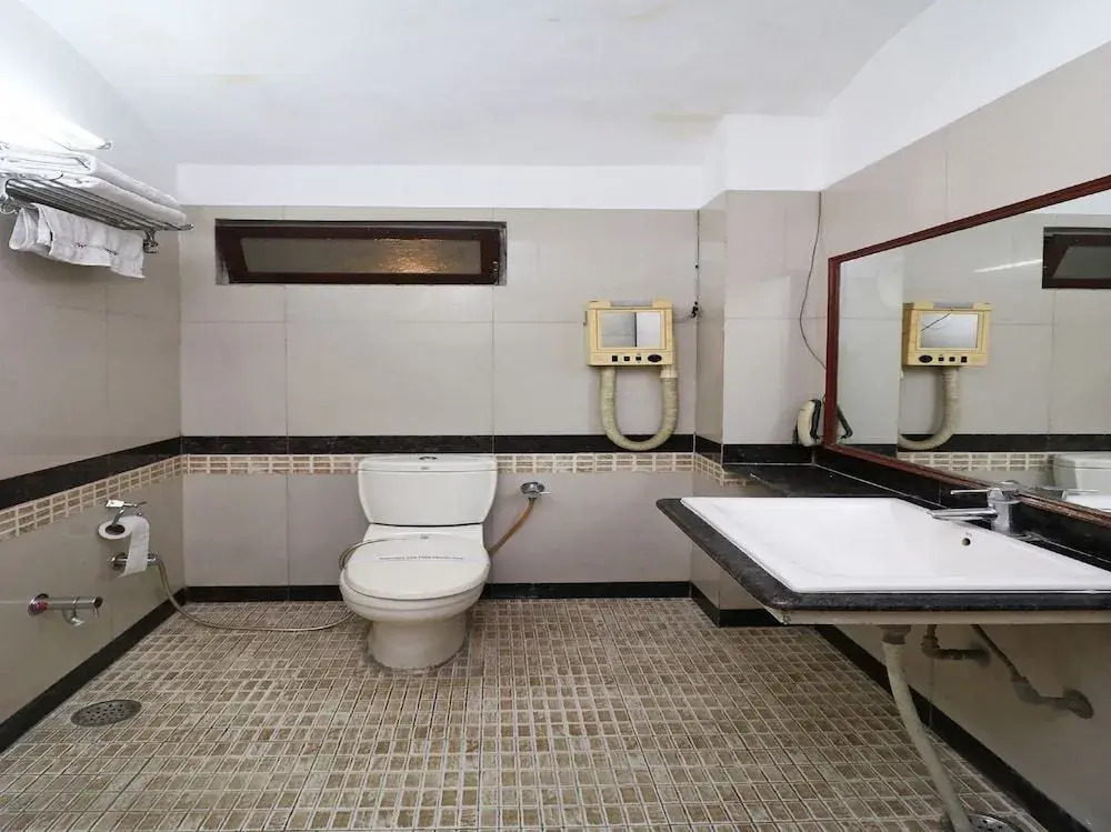Capital O 1382 Mohan Hotel