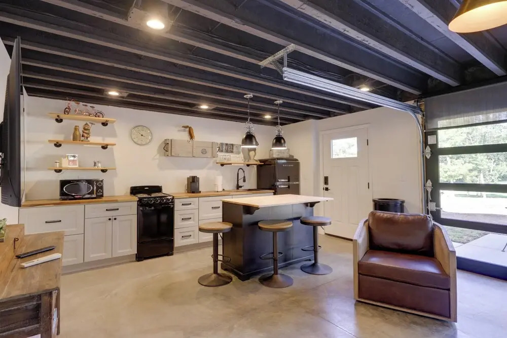 Unique Studio on Obanyon Creek in Dtwn Loveland!