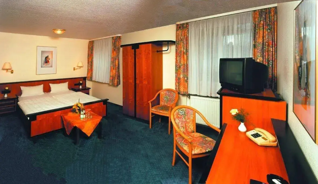 City Hotel by celina