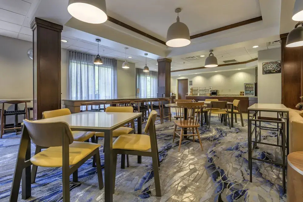 Fairfield Inn & Suites Slippery Rock