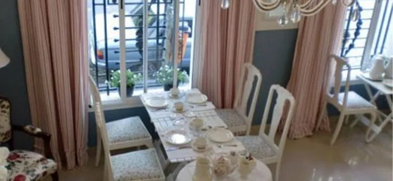 Simple & Charming