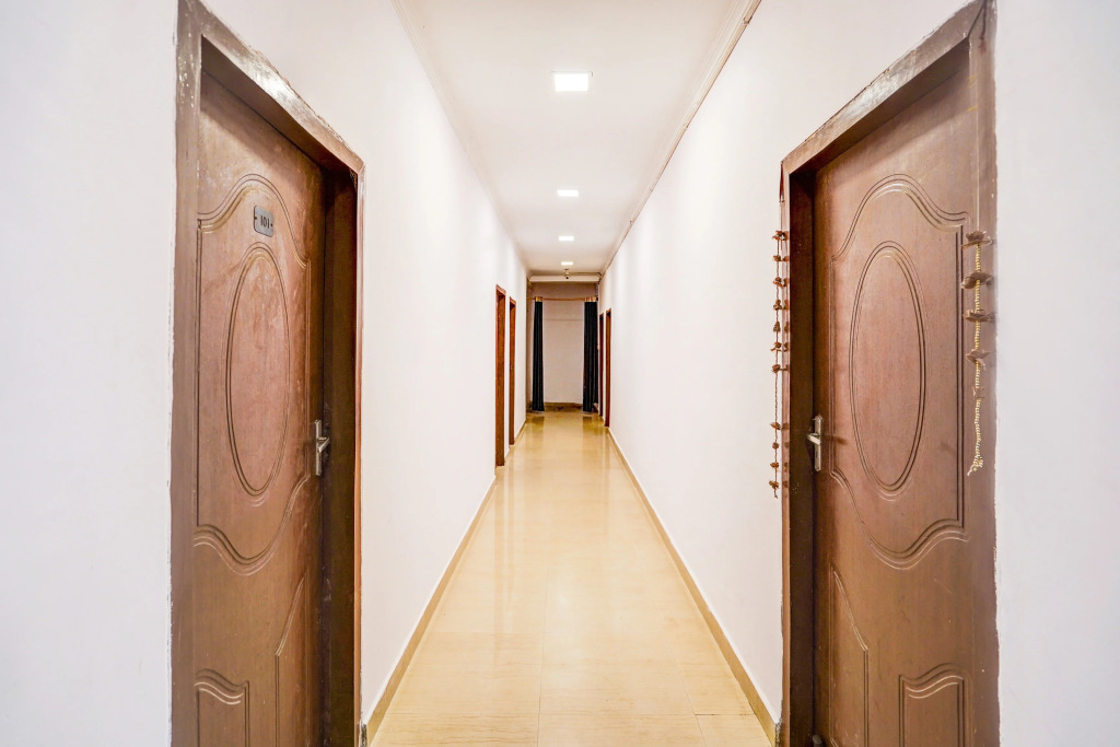 Hotel O Jankipuram Vikas Nagar