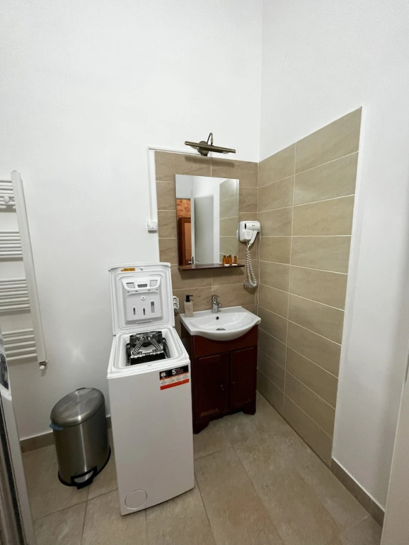 Mira Center Residence