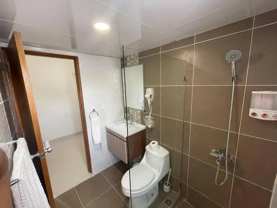 City View 2Br Downtown Stylish Sleeps 4 +WiFi+ Gym