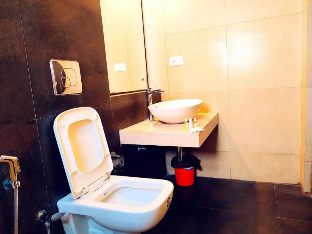Yuvraj Palace Inn