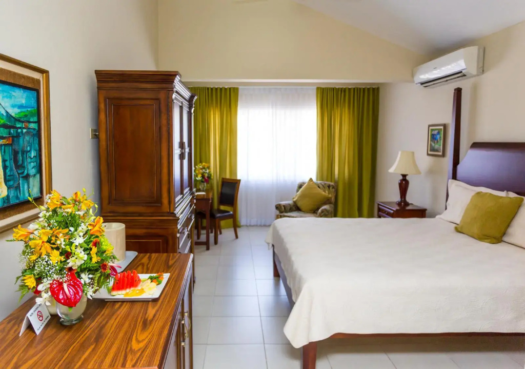 The Liguanea Club