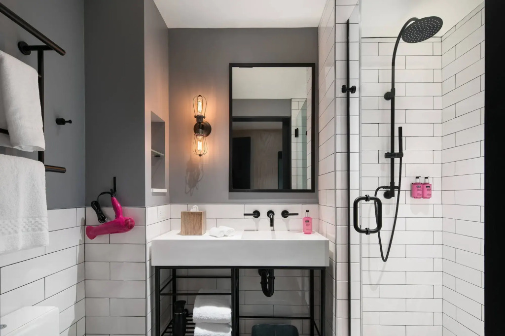 Moxy San Diego Gaslamp Quarter