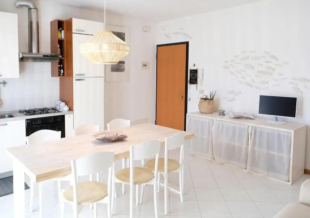 Sunny Apartment On The Sea