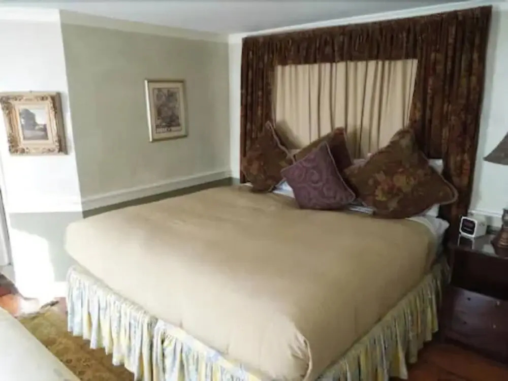 Admiral Farragut Inn