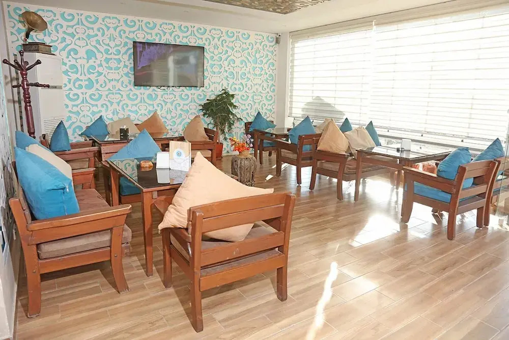 La Riva Hotel