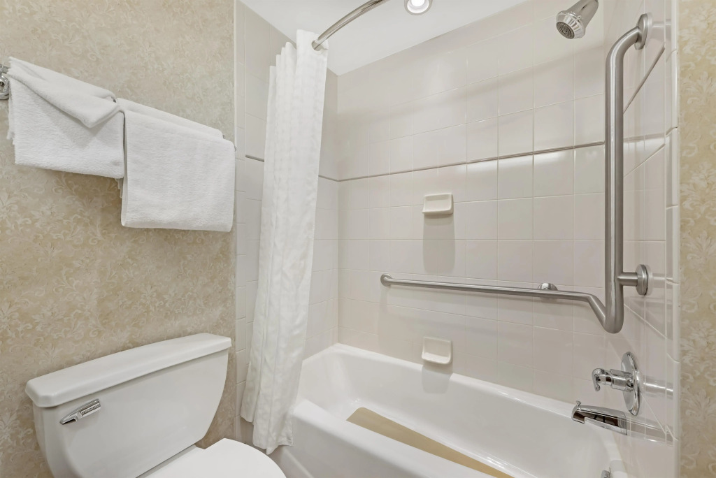 Best Western Plus Silver Saddle Inn