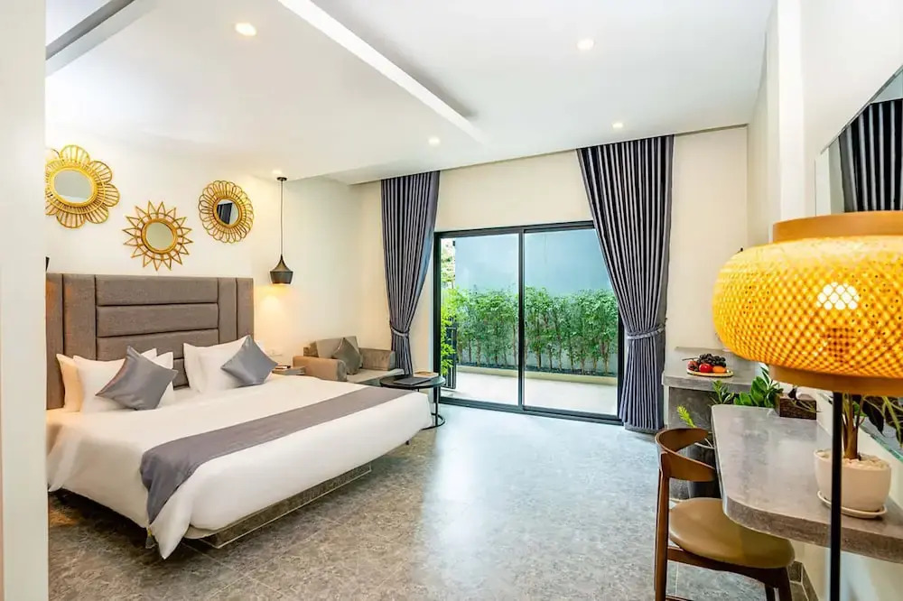 Rainforest Hotel by NSUN