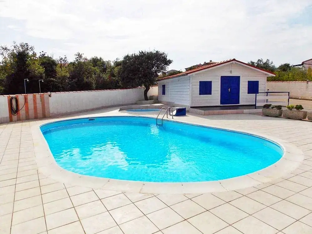 Apartment in Liznjan Near Bora Beach