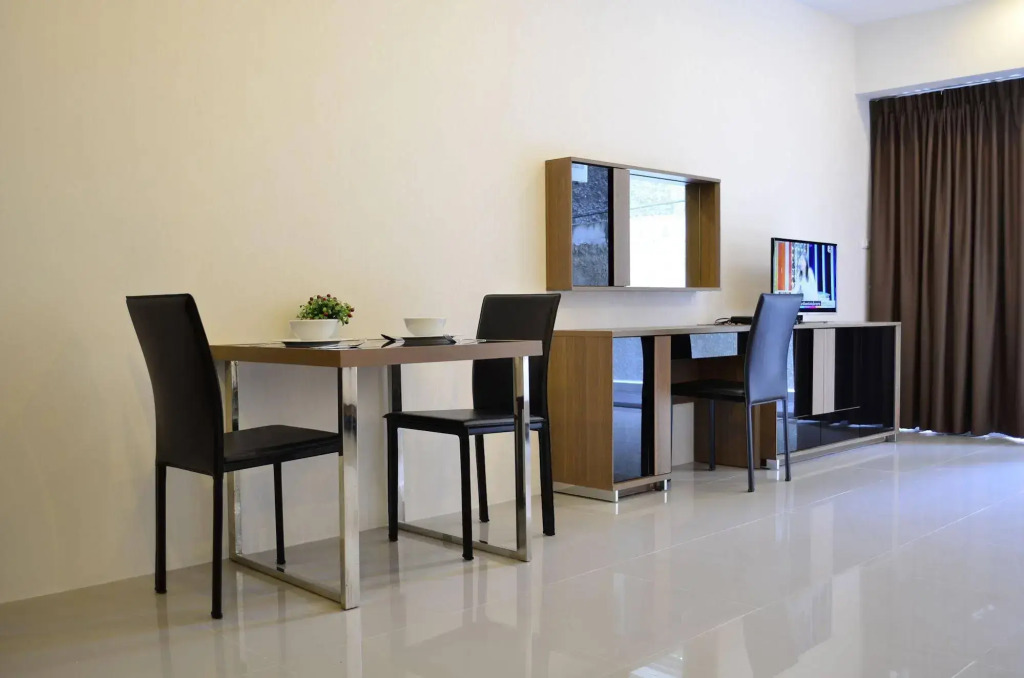 Chic Condo by RESAVA