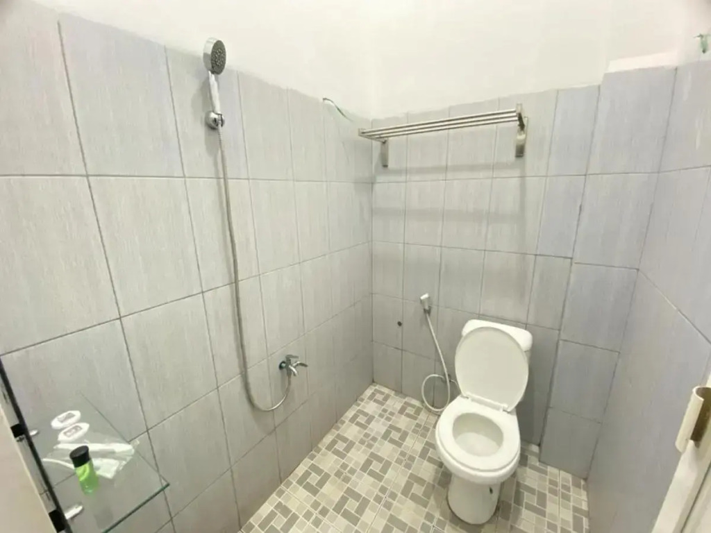 MJ Guest House Pusat Kota Malili Mitra RedDoorz