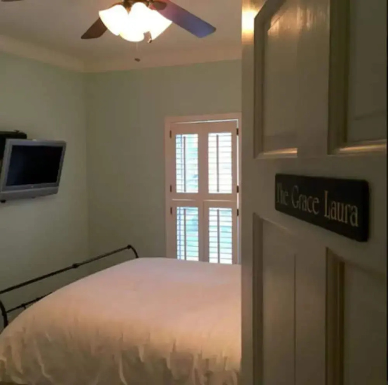 Old Towne Carmel Bed and Breakfast