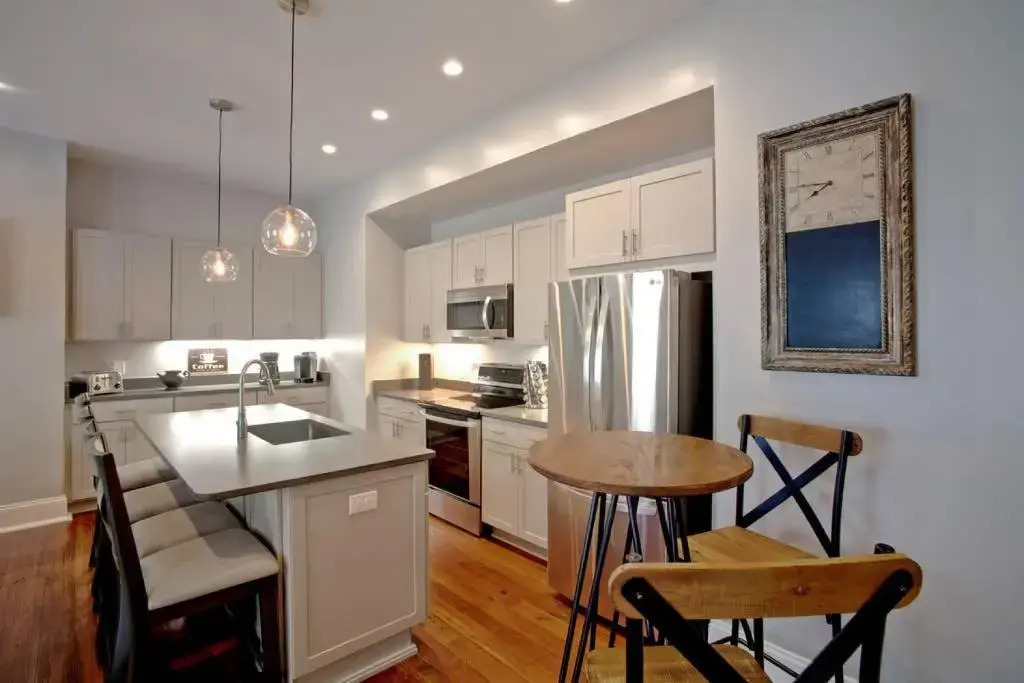 Newly Renovated 4 bed 3 bath and 2 Parking Spots