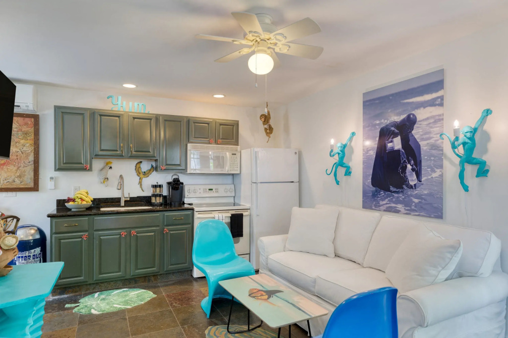 Midnight Cowboy by Avantstay 3 Artistic Spaces